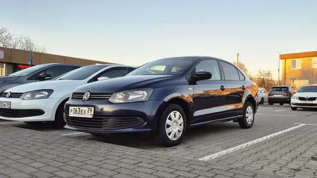 Аренда Volkswagen Polo синий